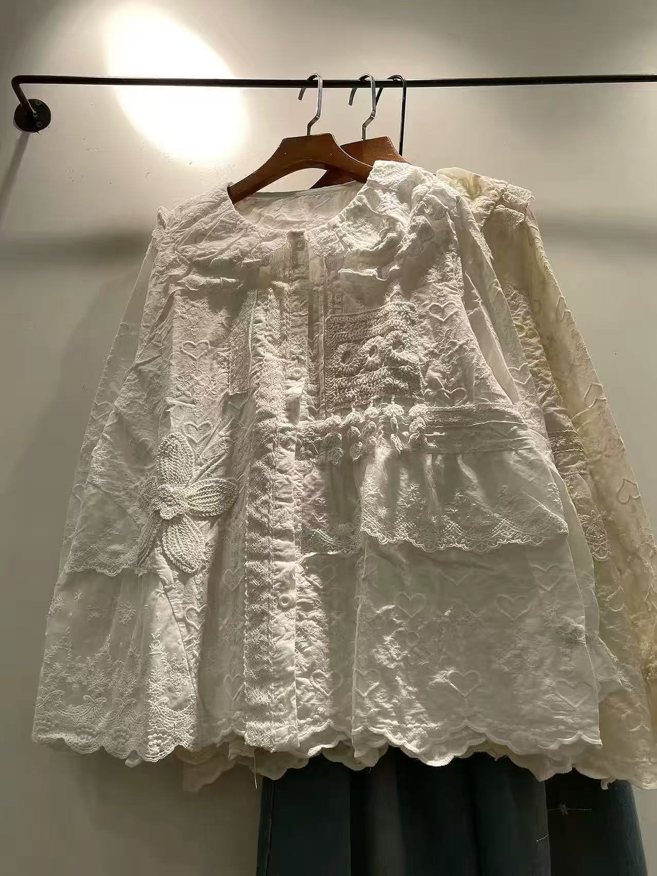 Blusa Feminina com Bordado Flo - Embroidery Eyelet avaliação e preço